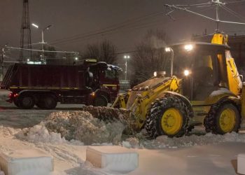 В Рязань доставили 16 машин для уборки тротуаров