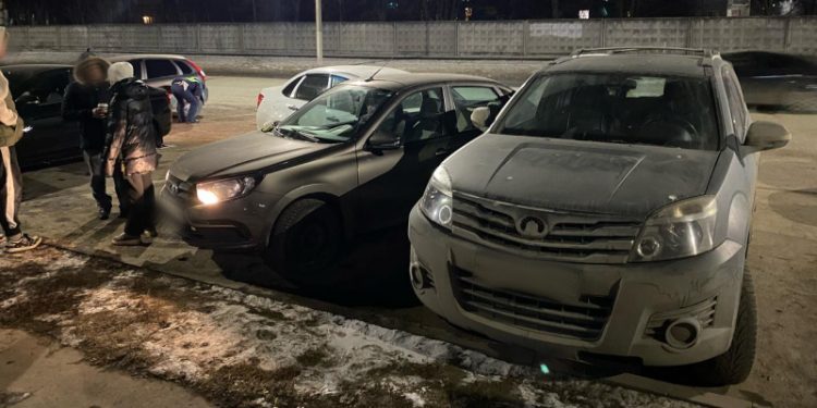 В массовом ДТП на улице Интернациональной пострадали два человека