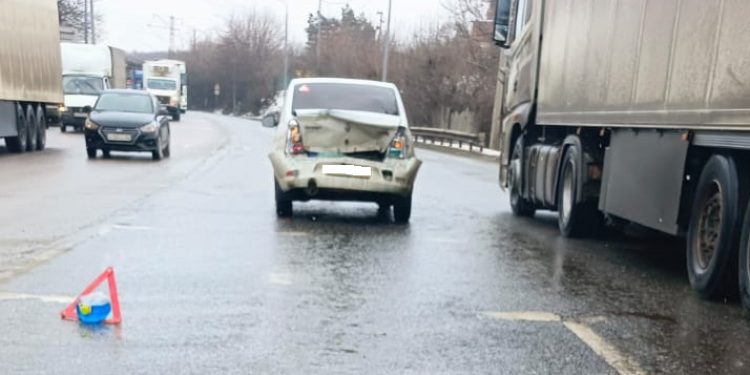 При столкновении грузовика и легковушки в Рязанской области пострадала 17-летняя девушка При столкновении грузовика и легковушки в Рязанской области пострадала 17-летняя девушка