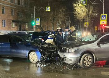 В Сети появились фото с места ДТП на улице Дзержинского В Сети появились фото с места ДТП на улице Дзержинского