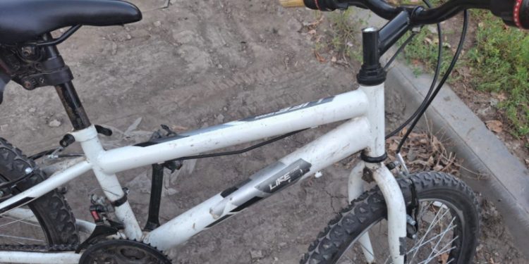 На улице Сельских Строителей под колеса автомобиля попал 8-летний велосипедист