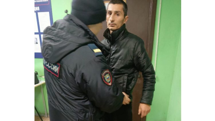 Рязанские полицейские выдворили из России 2 ранее судимых мигрантов
