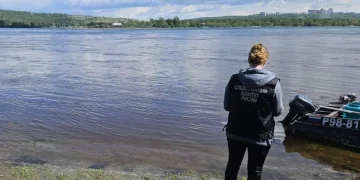 Моторная лодка перевернулась в Сибири с людьми