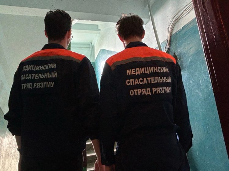 Рязанские волонтеры нашли в квартире труп женщины