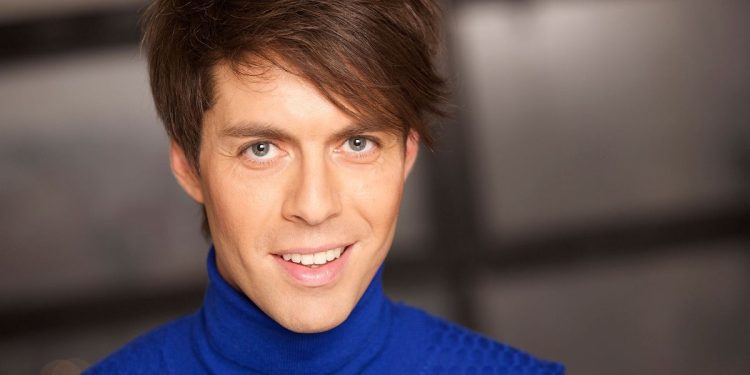 Владимир Путин присвоил певцу Марку Тишману звание заслуженного артиста РФ