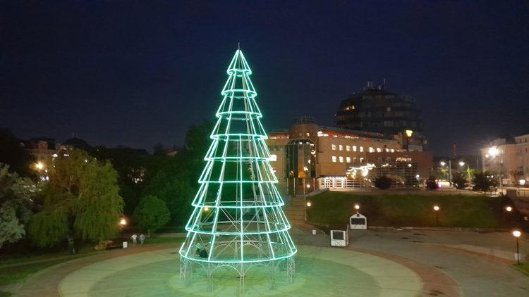 На месте железной елки на рязанском Лыбедском бульваре появится каток