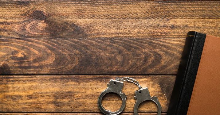 В Новомичуринске у молодой жительницы вскрыли квартиру и украли акустическую колонку