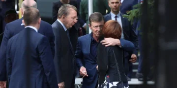 Соратники простились с экс-министром обороны Сергеем Ивановым