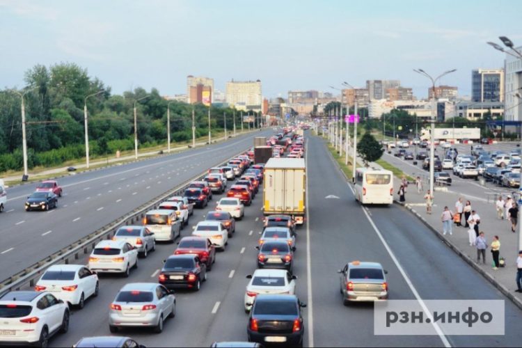 Движение транспорта ограничат на участке Московского шоссе в Рязани
