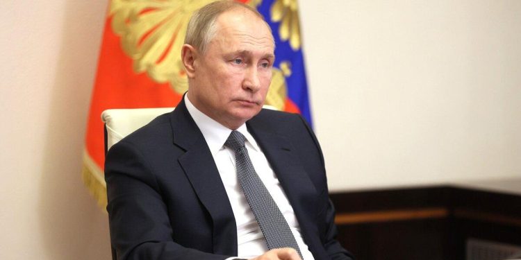 Песков объявил о готовящейся прямой линии Путина в декабре