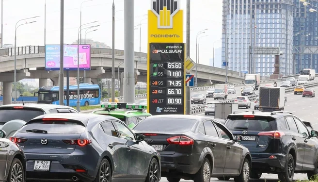 «Нехватка бензина будет возникать в самых разных местах». Российские нефтезаводы уйдут на ремонт — чего ждать автомобилистам осенью