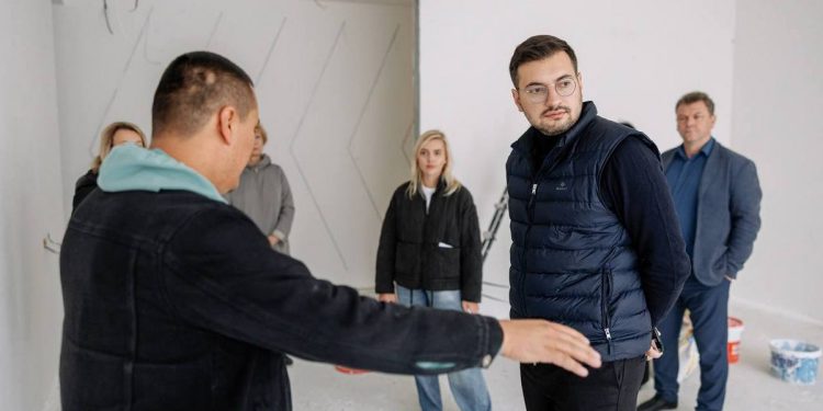 Никитин проконтролировал ход ремонтных работ на объектах культуры в Рязани