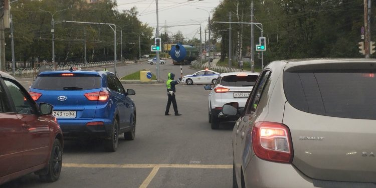 12 августа на проезде Шабулина перекрыли движение транспорта