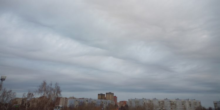 Рязанцы запечатлели в небе облака-асператусы Рязанцы запечатлели в небе облака-асператусы