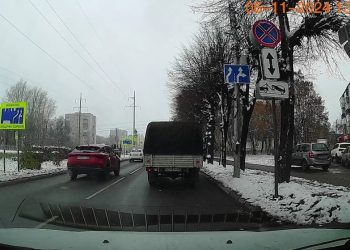 На пересечении улиц Высоковольтной и Весенней изменили схему движения На пересечении улиц Высоковольтной и Весенней изменили схему движения