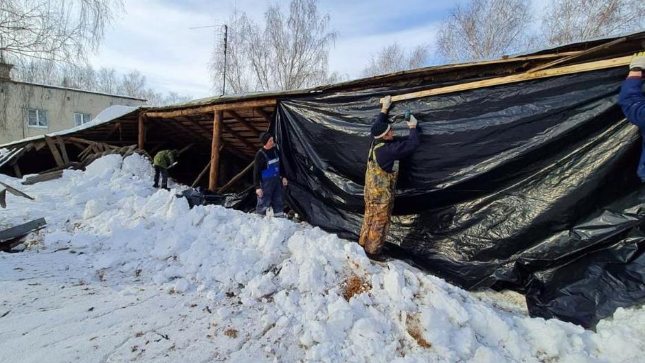В Рязанском районе рухнула крыша многоквартирного дома