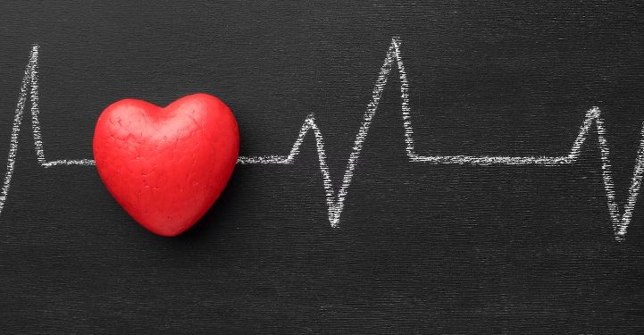 В Рязани мужчина оказал помощь упавшей в обморок на улице женщине В Рязани мужчина оказал помощь упавшей в обморок на улице женщине