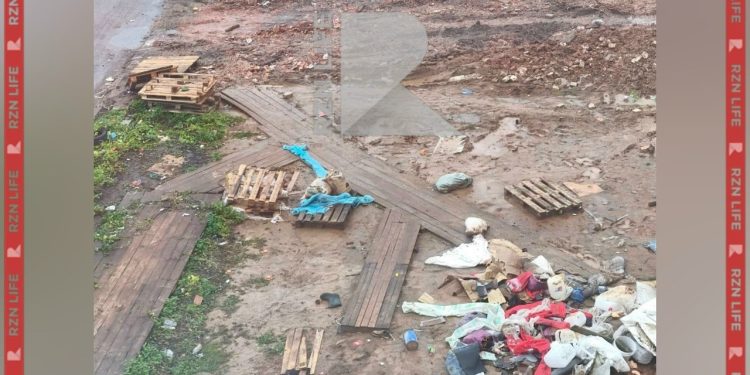 Рязанцы пожаловались на строительный мусор на улице Грибоедова
