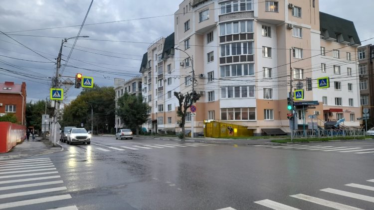 На перекрестке улиц Горького и Свободы починили неработающий светофор