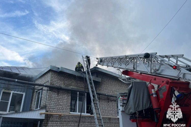 Пострадавшими при пожаре за ТЦ «Барс на Московском» оказались две женщины