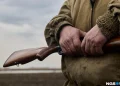 Неизвестные расстреляли охотников на озере и оставили погибшего в лесу под Новосибирском