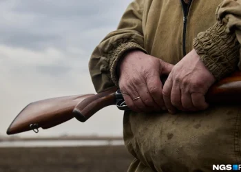 Неизвестные расстреляли охотников на озере и оставили погибшего в лесу под Новосибирском Неизвестные расстреляли охотников на озере и оставили погибшего в лесу под Новосибирском