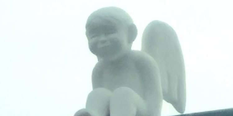 На улице Западной появилась фигурка ангела