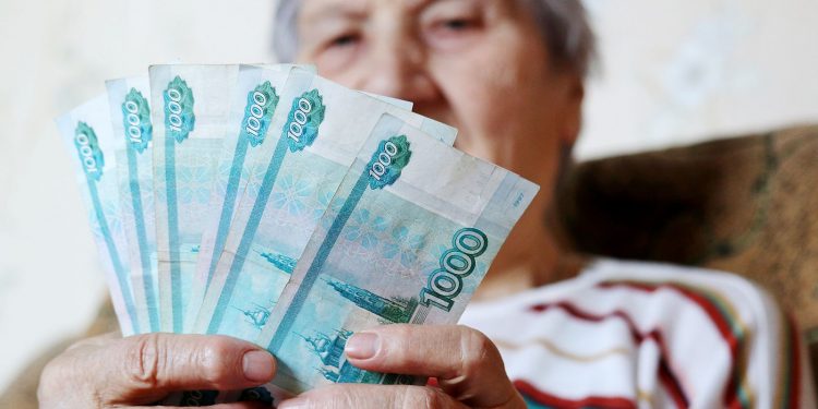 Президент Путин подписал закон о повышении пенсий неработающим пенсионерам в 2024 году