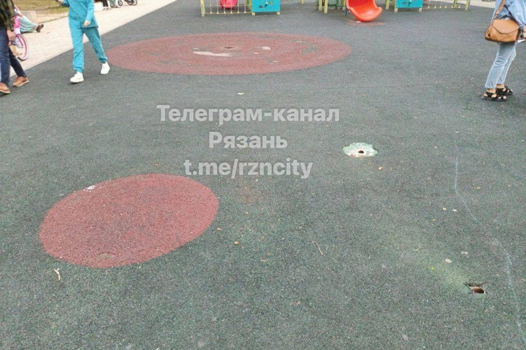Горожане остались недовольны детской площадкой в рязанском Верхнем городском парке