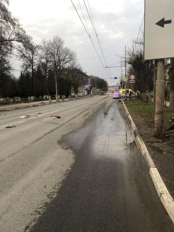В центре Рязани водитель сбежал с места ДТП, оставив в машине пострадавшего подростка