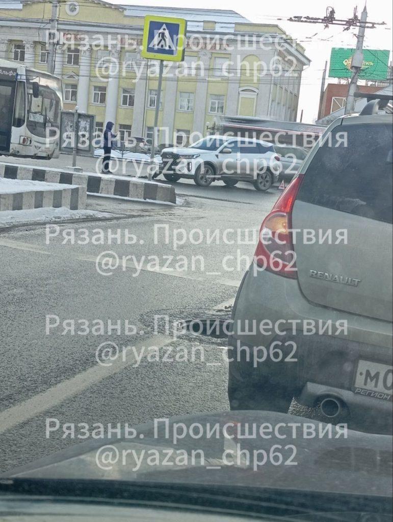 На Первомайском проспекте произошло ДТП