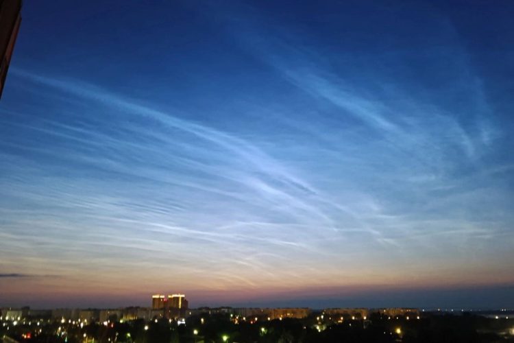 "Серебристые облака" запечатлели в небе над Рязанью 17 июня
