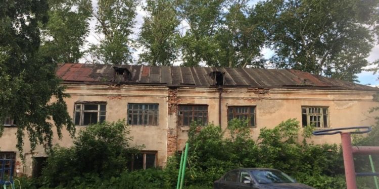 Двухэтажный дом на улице Фурманова признали аварийной