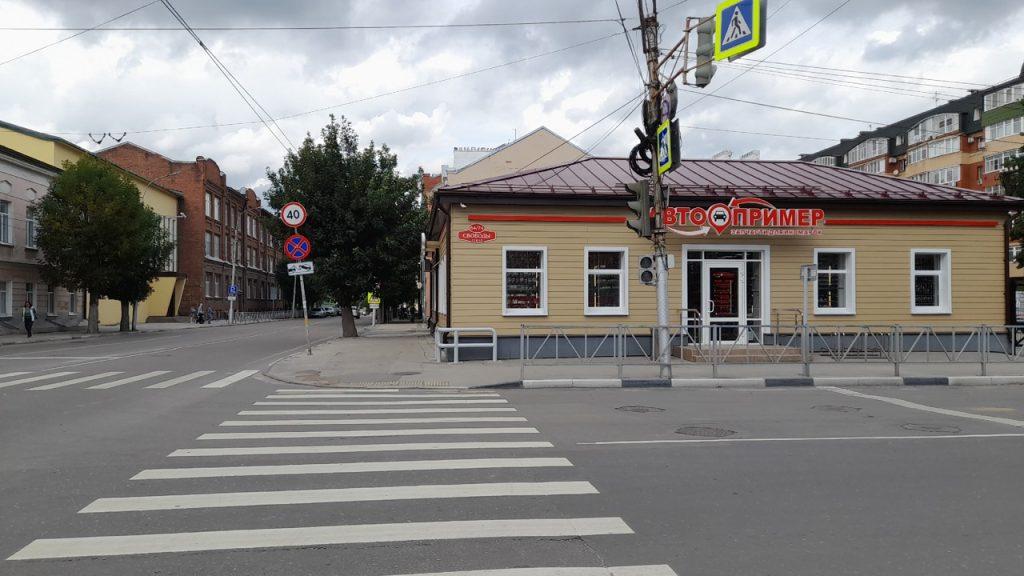 Автомобилисты пожаловались на неработающий светофор на перекрестке улиц Горького и Свободы