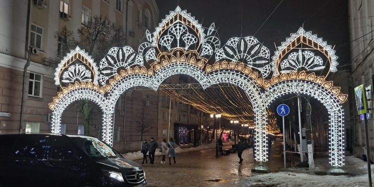 Рязанскую улицу Почтовую украсила обновленная новогодняя гирлянда