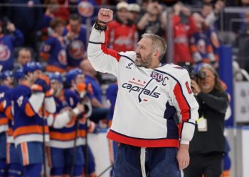 Александр Овечкин побил рекорд Гретцки по числу голов в НХЛ Александр Овечкин побил рекорд Гретцки по числу голов в НХЛ