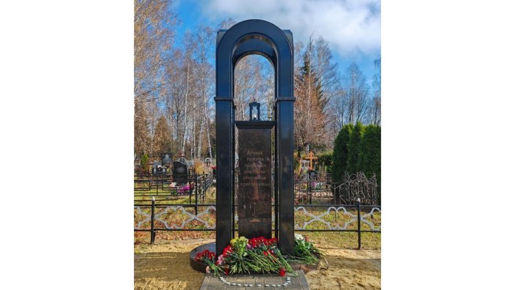 В поселке Лесной Шиловского района открыли памятник жертвам ЧП, которое произошло в 2021 году