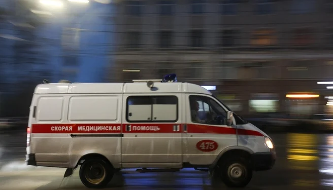Парней зажало на аттракционе и спасла бригада