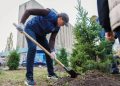 Павел Малков принял участие в акции «Октябрь — месяц озеленения»