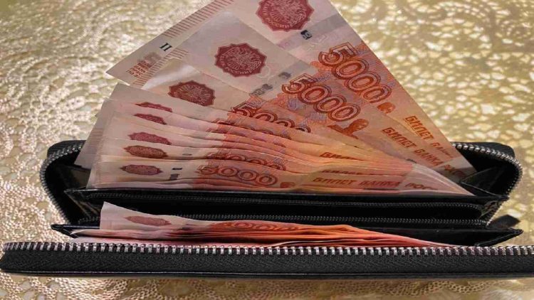 80-летние россияне с 1 июня получат повышенную пенсию