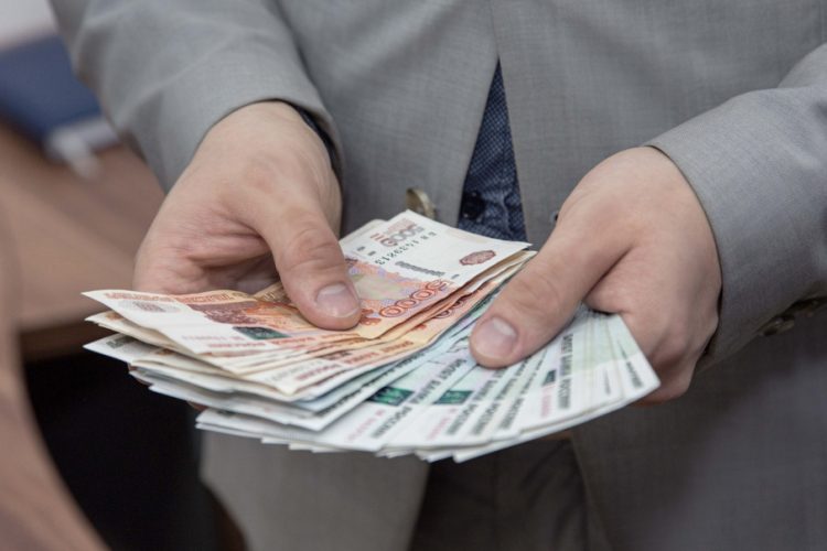 Центробанк России повысил ключевую ставку до 15% годовых