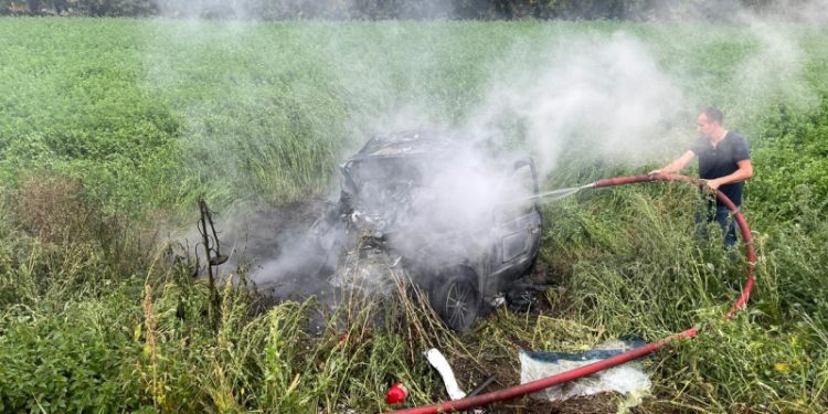 Полицейские опубликовали снимок, сделанный в ходе тушения загоревшегося автомобиля в Шацком районе