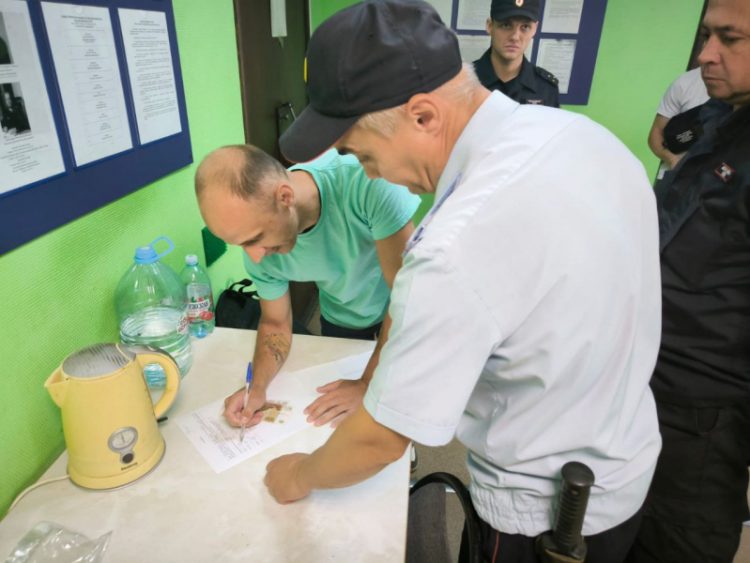 Рязанские полицейские выдворили из России 7 мигрантов-нарушителей