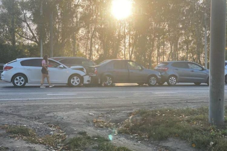 На въезде в Рязань образовалась огромная пробка из-за ДТП