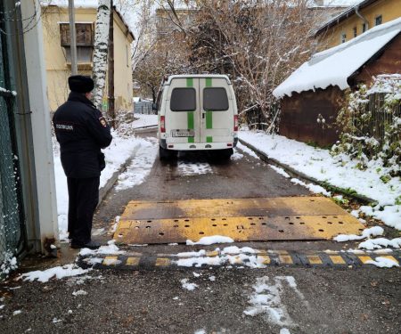 Рязанские полицейские выдворили из России 6 мигрантов-нарушителей