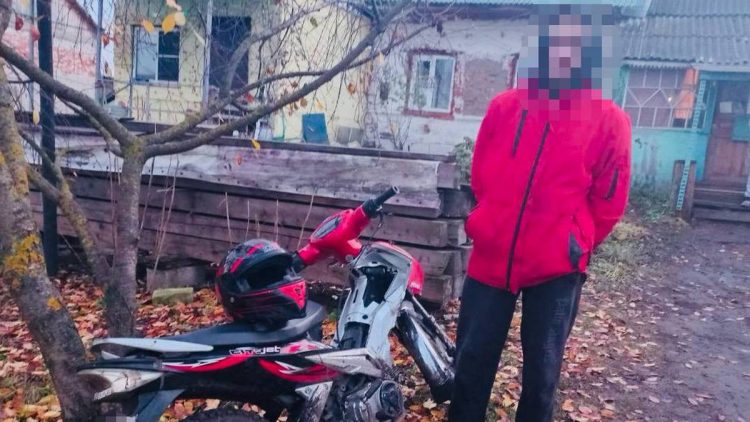 В рязанском Ряжске полиция задержали 17-летнего подростка на мопеде