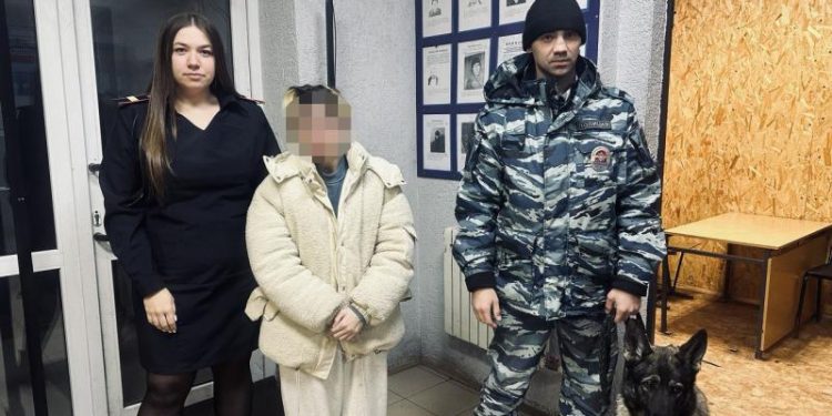 На рязанской площади Свободы задержали 22-летнюю девушку с наркотиками На рязанской площади Свободы задержали 22-летнюю девушку с наркотиками