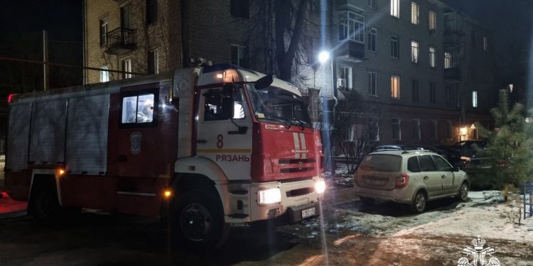 На пожаре на улице Октябрьской погиб мужчина