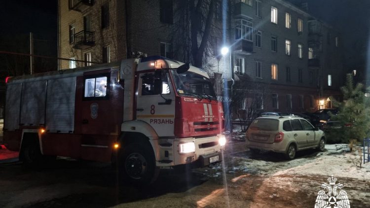 На пожаре на улице Октябрьской погиб мужчина