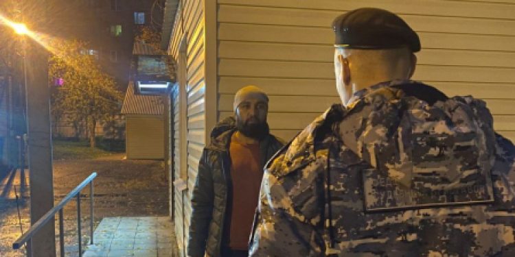 Рязанские полицейские выдворили из России 7 мигрантов-нарушителей